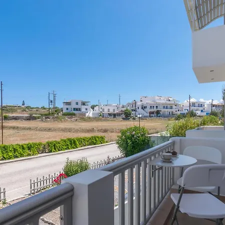 Orama Milos * Adamantas (Milos)