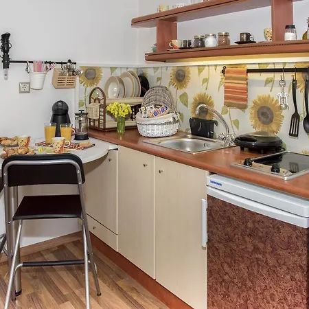 Orama Milos * Adamantas (Milos)